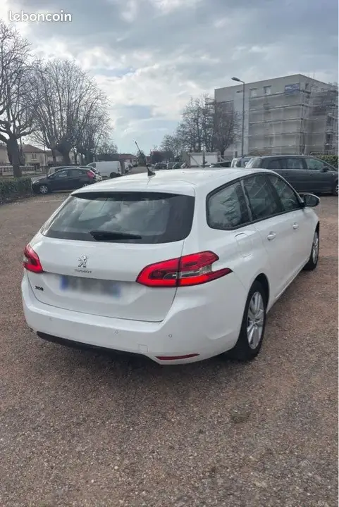 Peugeot 308 2019 photo 2