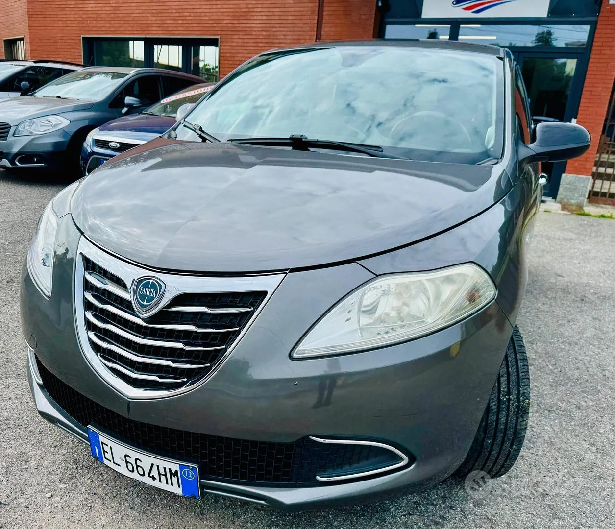 Lancia Ypsilon