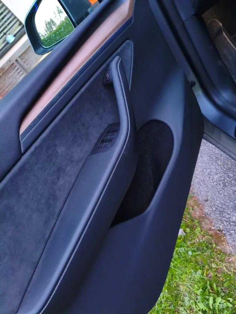 Tesla Model Y 2024 photo 2