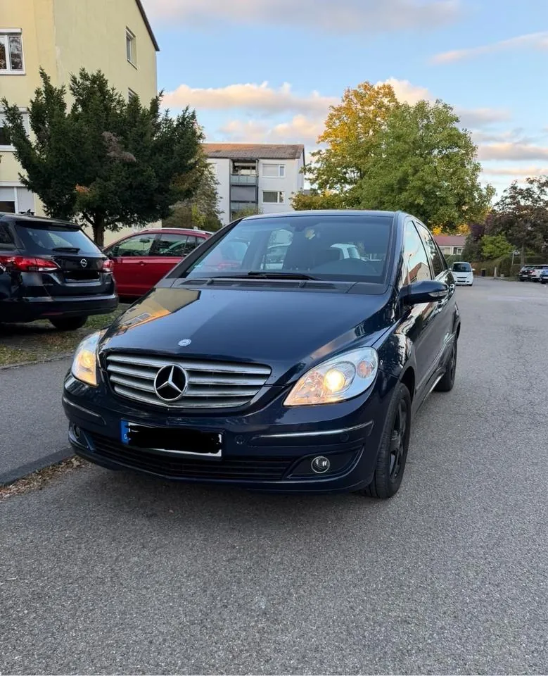 Mercedes-Benz B200