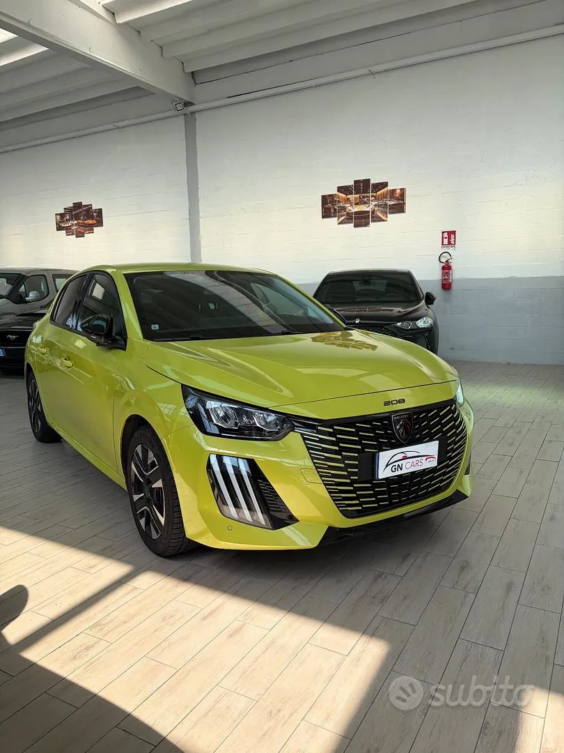 Peugeot 208 2024 photo 3