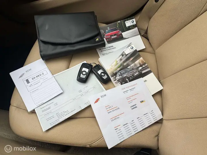 BMW 320I 2012 photo 3