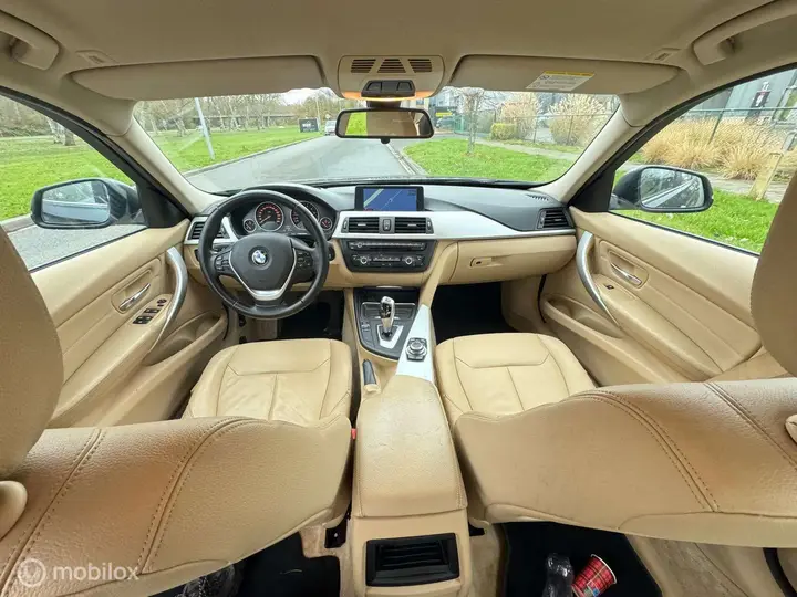 BMW 320I 2012 photo 2