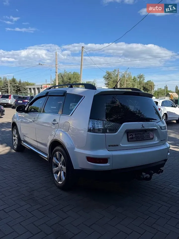 Mitsubishi Outlander 2011 photo 5