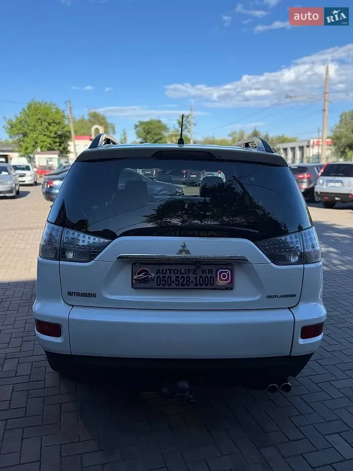 Mitsubishi Outlander 2011 photo 4