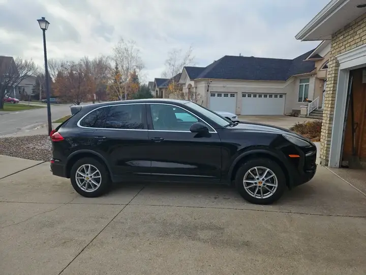 Porsche Cayenne 2016 photo 2
