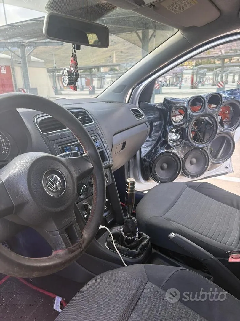 Volkswagen Polo 2010 photo 4