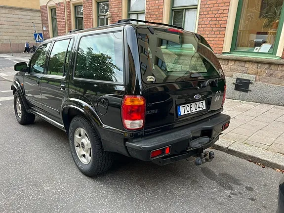 Ford Explorer 2000 photo 2