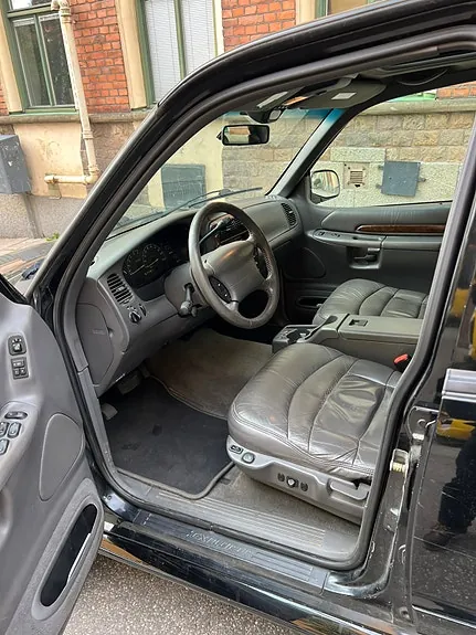 Ford Explorer 2000 photo 4