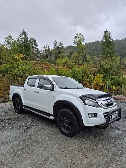 Isuzu D-Max 2012 photo 2