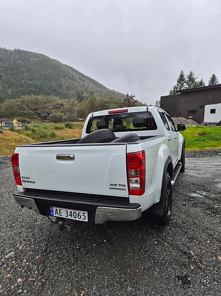 Isuzu D-Max 2012 photo 5