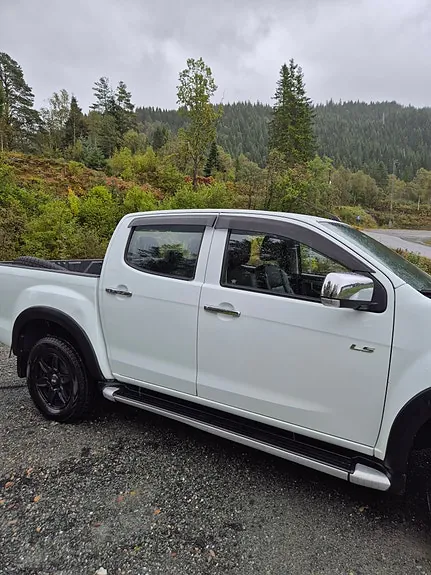 Isuzu D-Max 2012 photo 3