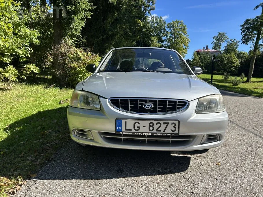 Hyundai Accent 2001 photo 3