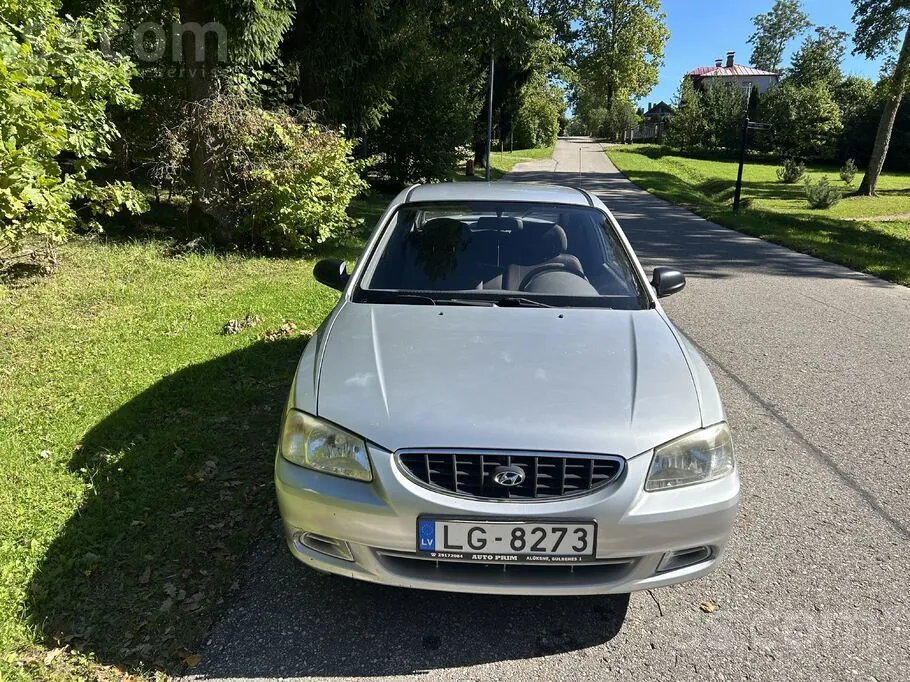 Hyundai Accent 2001 photo 4