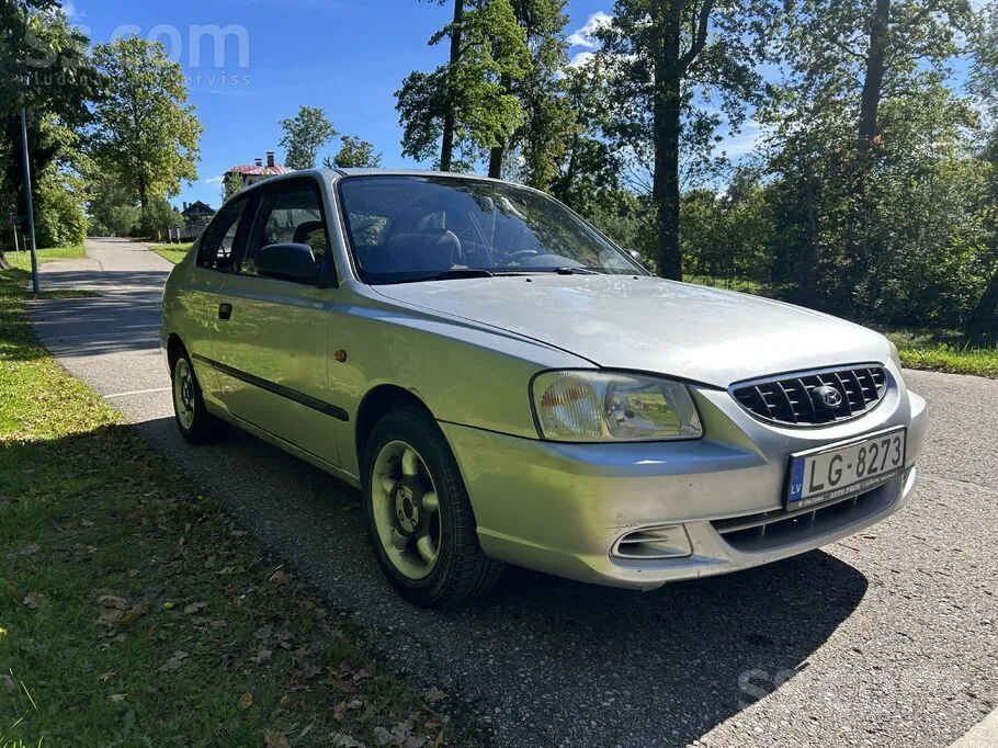 Hyundai Accent 2001 photo 2