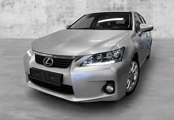 Lexus Ct200H 2013 photo 2