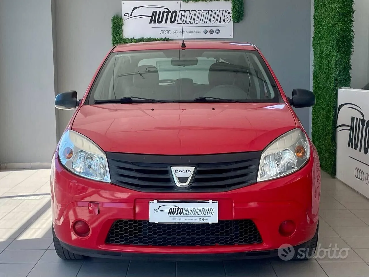 Dacia Sandero 2010 photo 2