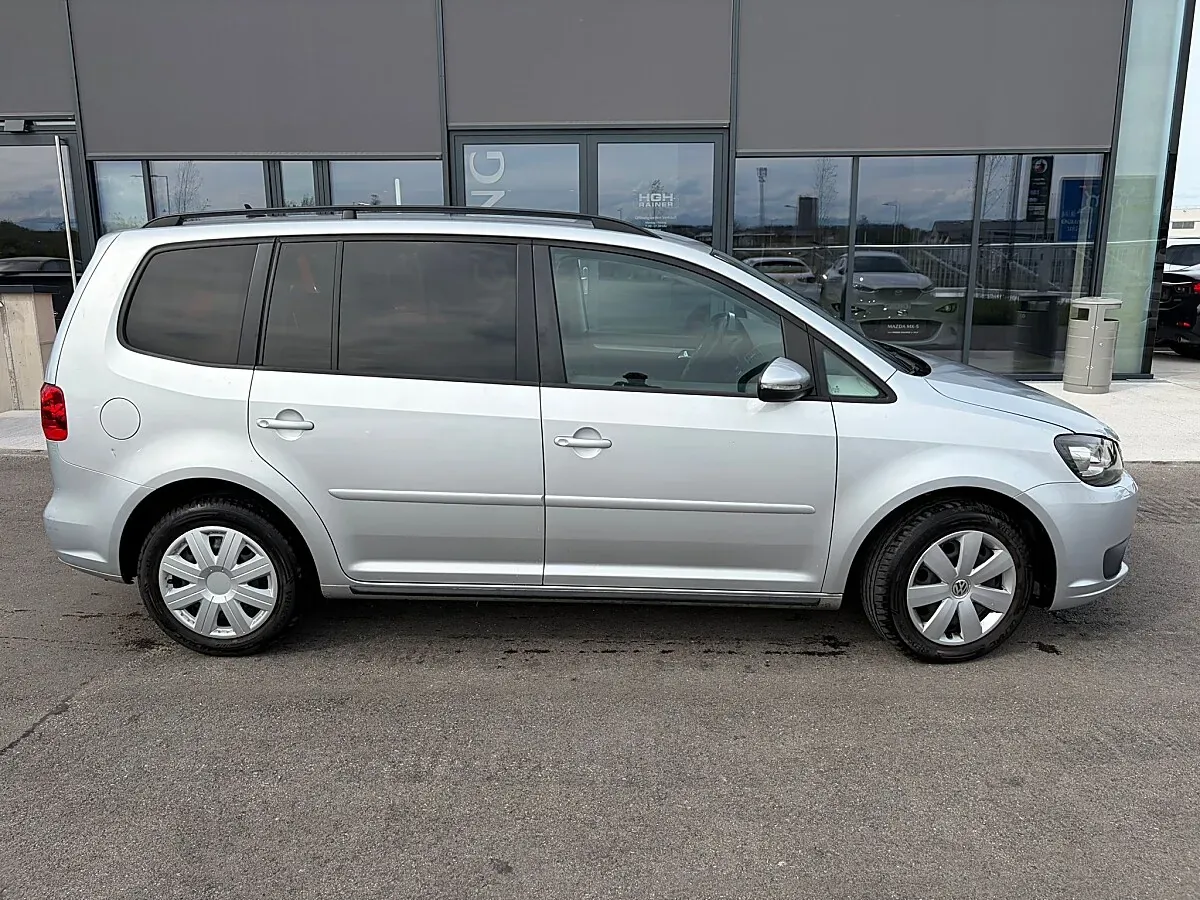 Volkswagen Touran 2011 photo 3