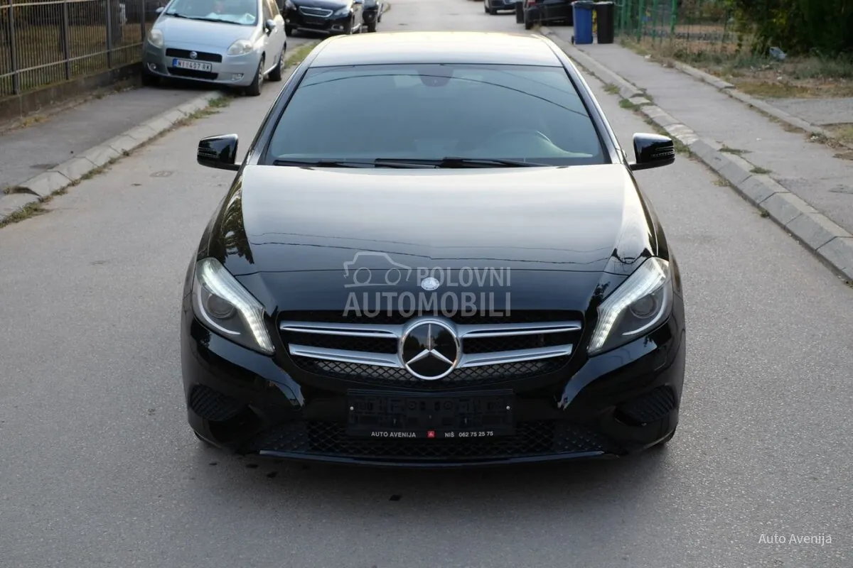 Mercedes-Benz A180 2013 photo 2