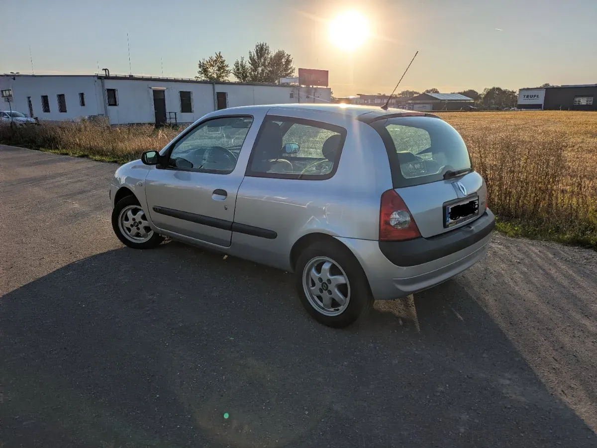 Renault Clio 2005 photo 3
