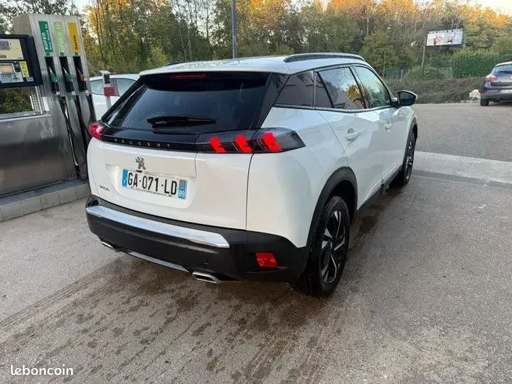 Peugeot 2008 2021 photo 3
