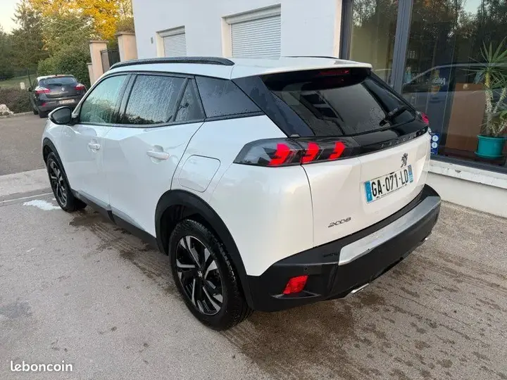 Peugeot 2008 2021 photo 4