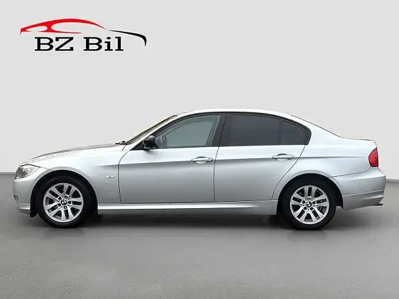 BMW 318D 2011 photo 2