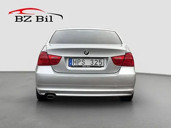 BMW 318D 2011 photo 4