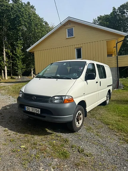 Toyota Hiace 2006 photo 2