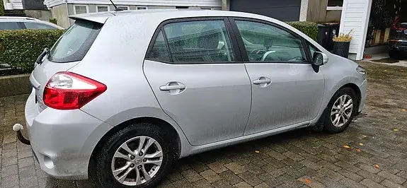 Toyota Auris 2012 photo 5