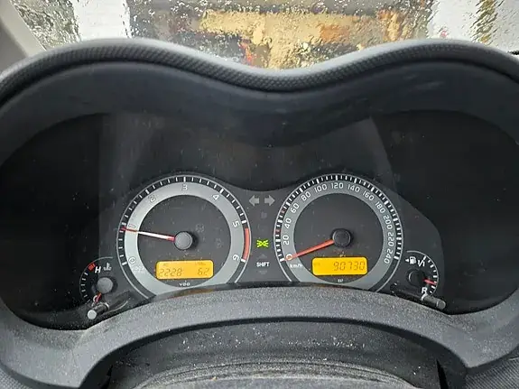 Toyota Auris 2012 photo 4