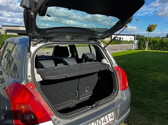 Suzuki Swift 2005 photo 5