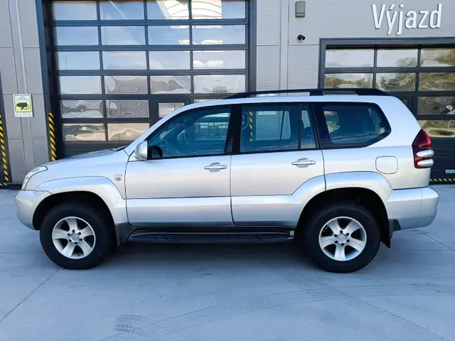 Toyota Land Cruiser 2004 photo 4