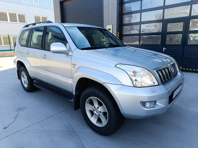 Toyota Land Cruiser 2004 photo 2