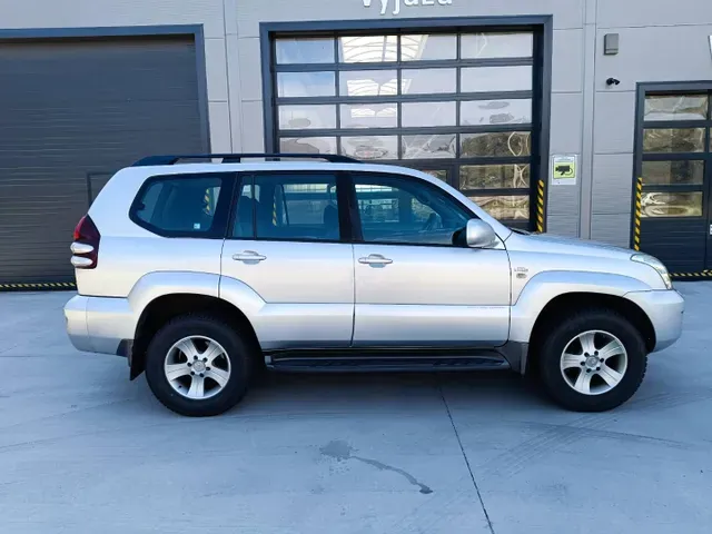 Toyota Land Cruiser 2004 photo 3