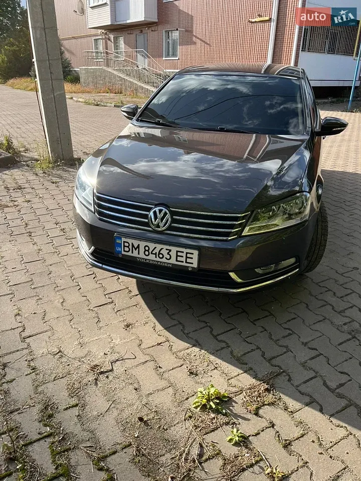 Volkswagen Passat 2012 photo 2