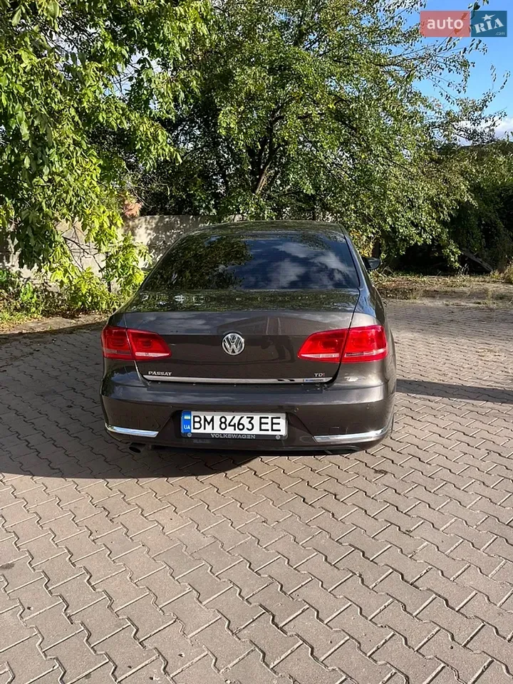 Volkswagen Passat 2012 photo 4