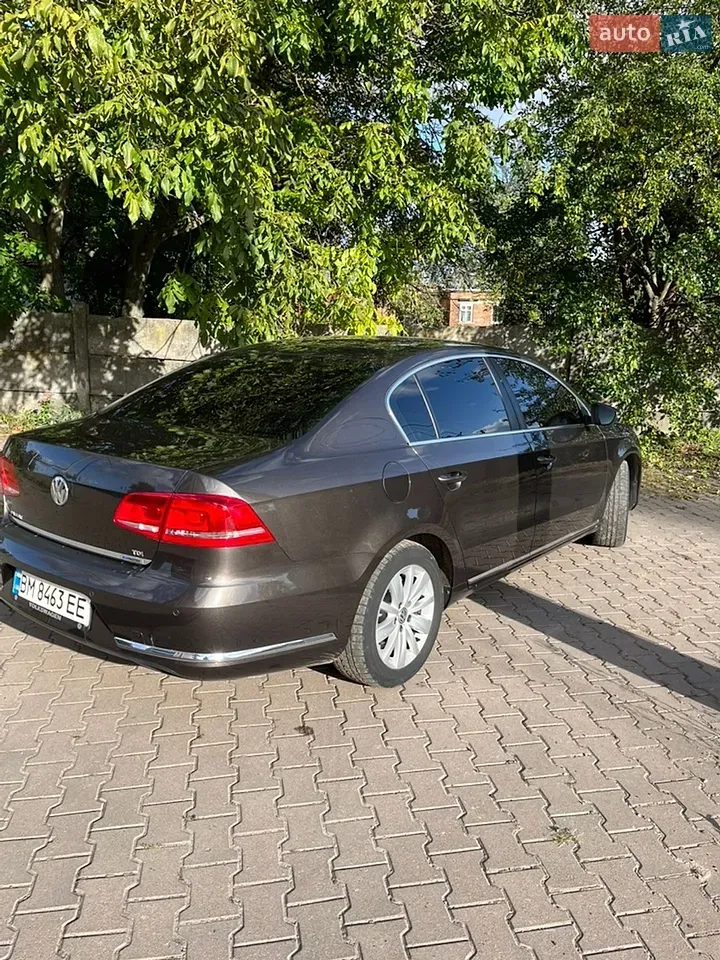 Volkswagen Passat 2012 photo 5