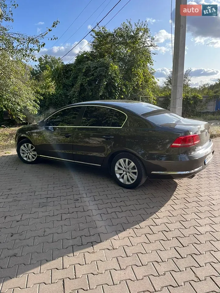 Volkswagen Passat 2012 photo 3