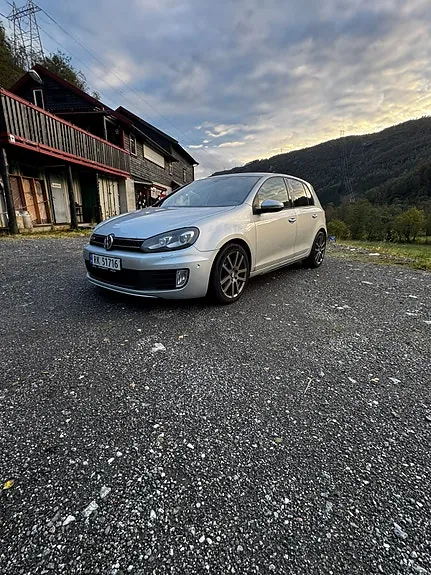 Volkswagen Golf Vi 2011 photo 2