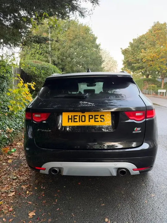 Jaguar F-Pace 2018 photo 2