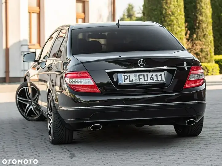 Mercedes-Benz C-Class 2011 photo 2