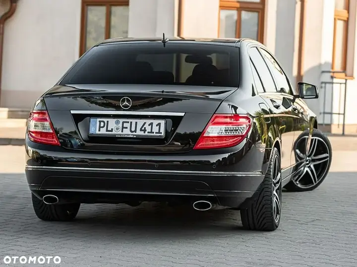 Mercedes-Benz C-Class 2011 photo 3