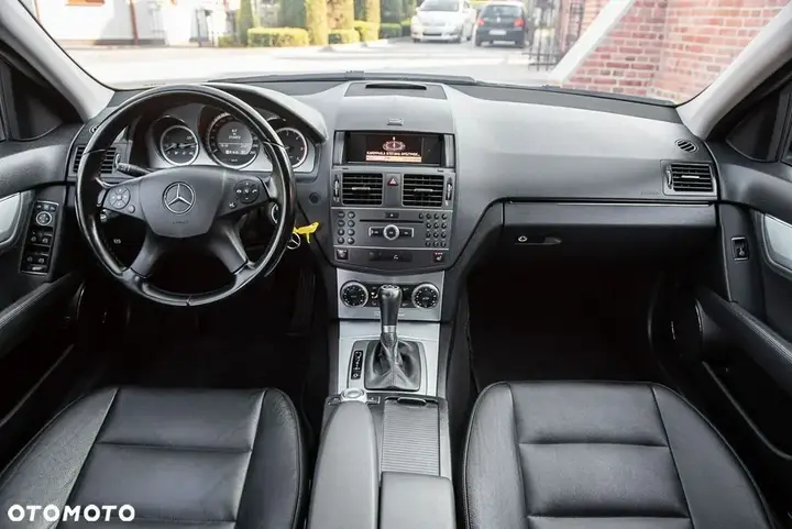 Mercedes-Benz C-Class 2011 photo 5