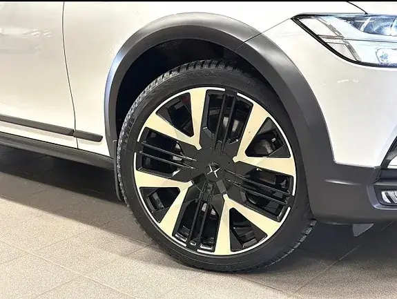 Volvo V90 Cross Country 2018 photo 4