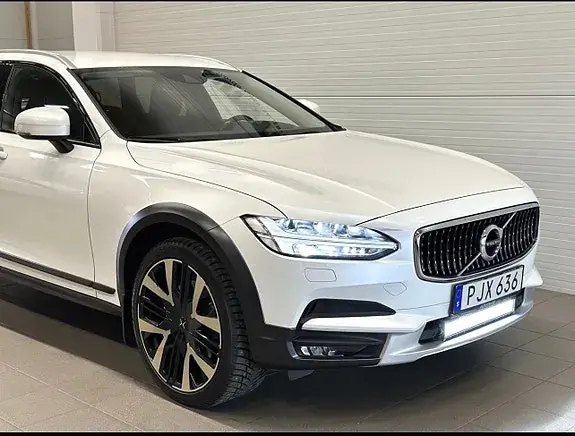 Volvo V90 Cross Country 2018 photo 2