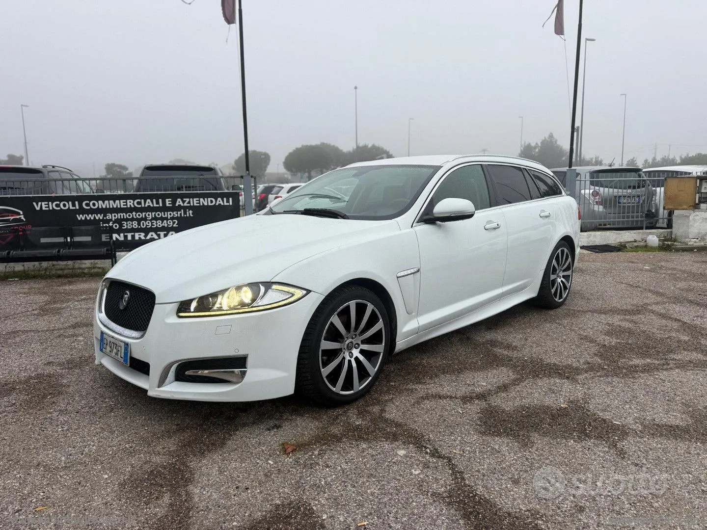 Jaguar Xf 2012 photo 2