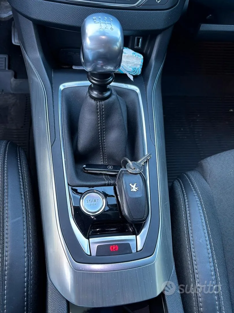 Peugeot 308 2018 photo 3