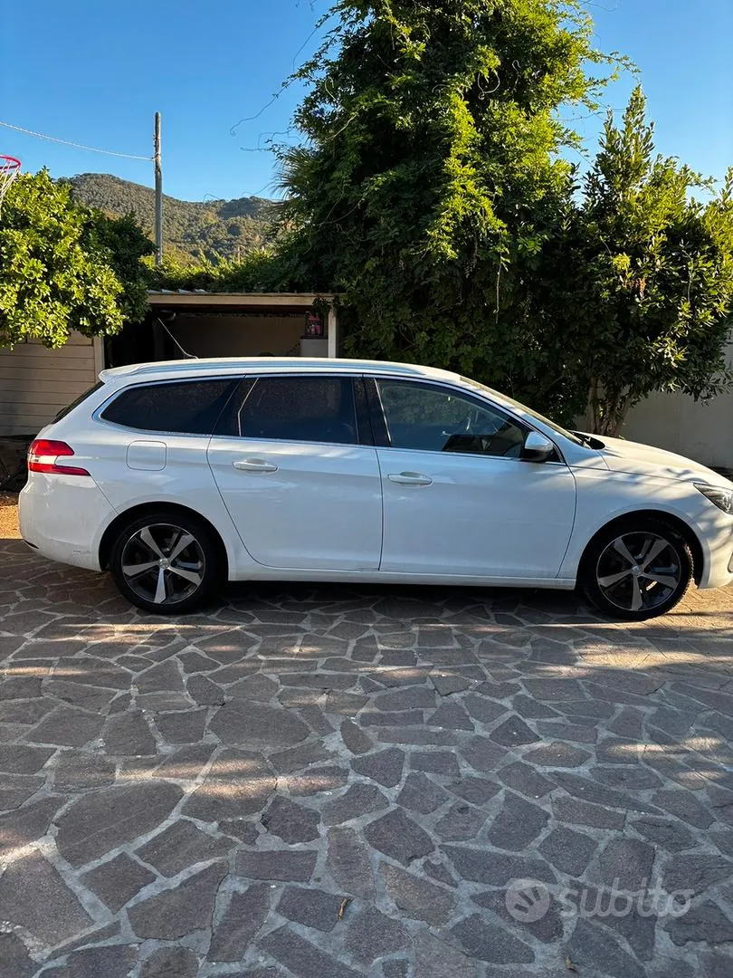 Peugeot 308 2018 photo 2