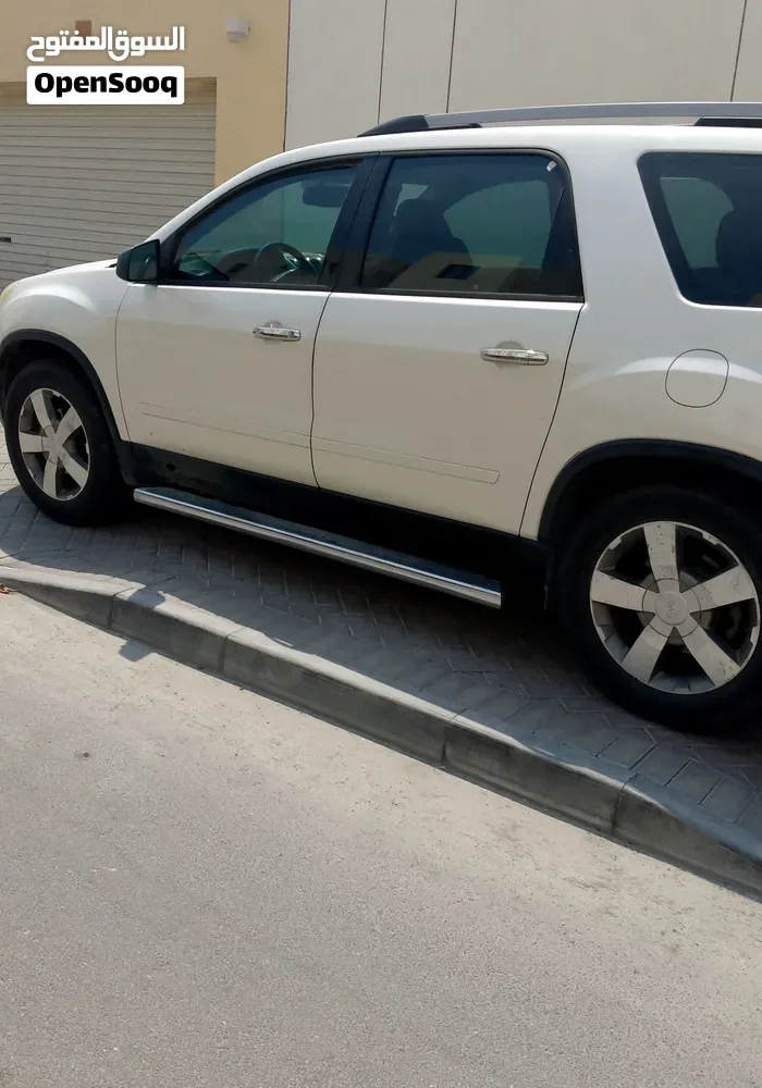 GMC Acadia 2012 photo 3